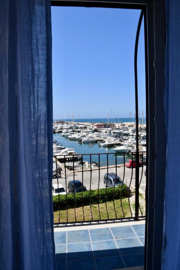 Le Stanze Del Borgo Hotell Nettuno Exteriör bild