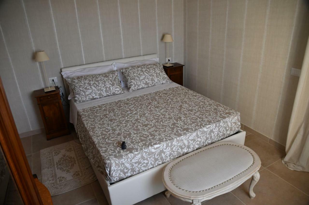 Le Stanze Del Borgo Hotell Nettuno Exteriör bild