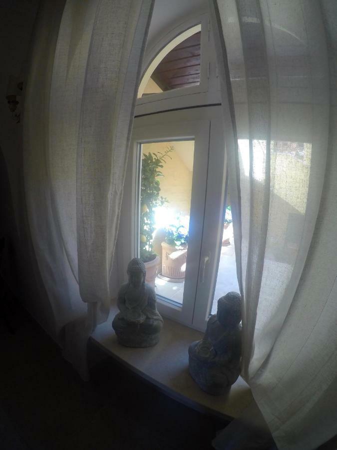 Le Stanze Del Borgo Hotell Nettuno Exteriör bild